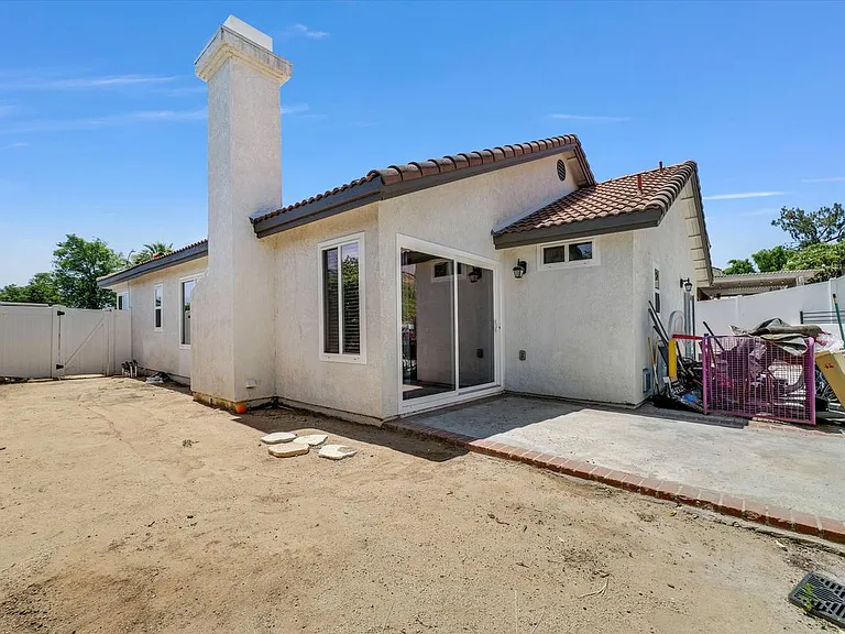 501 Roosevelt St — Photo 2