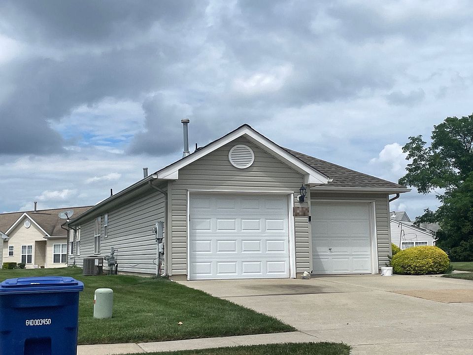 2nd image of 34 Palmer Sq #28