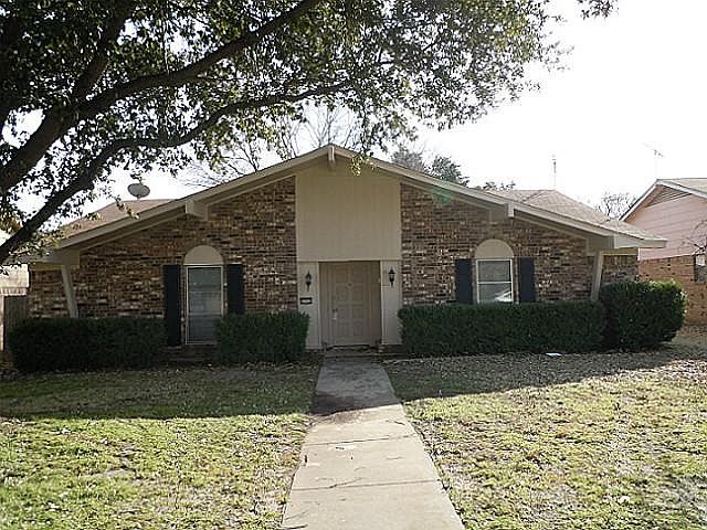 1st image of 2772 Hollandale Ln