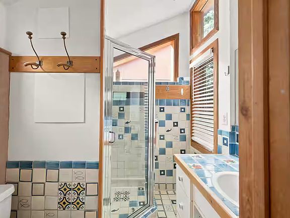 4th image of 750 17th St #L