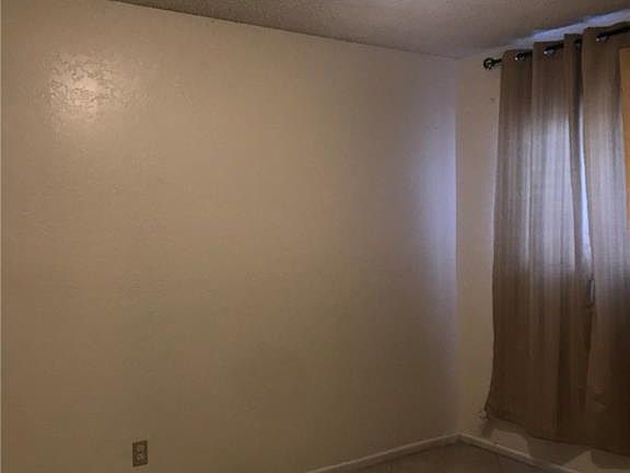 3rd image of 936 N Arrowhead Ave APT 1