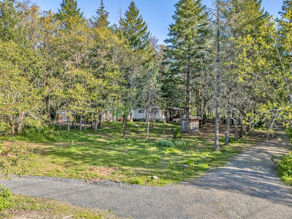 100 Burch Dr, Cave Junction, OR 97523
