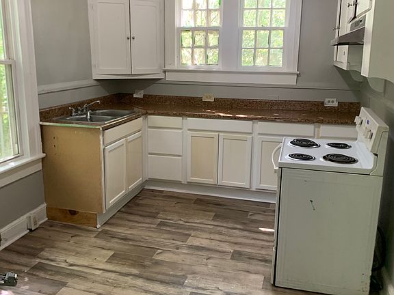 5th image of 457 Farley Ave