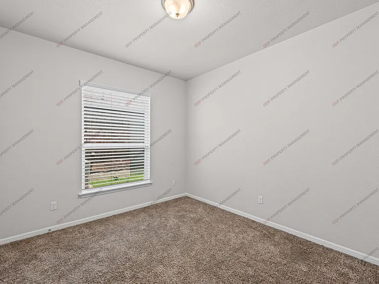 727 Cross Dr — Photo 8