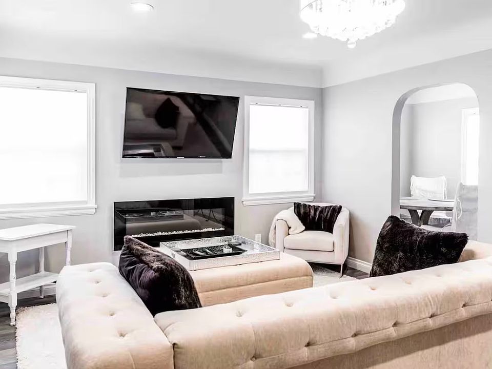 1st image of 1080 E 33rd St #1