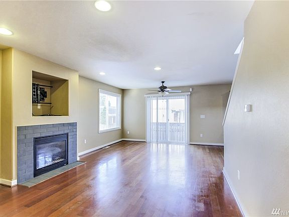 4th image of 11526 3rd Avenue Ct E