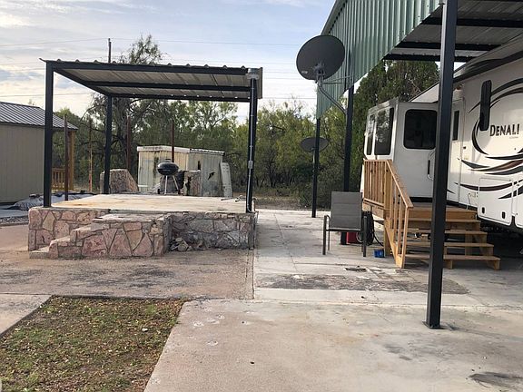 2nd image of 186 De Zavala St Unit 14