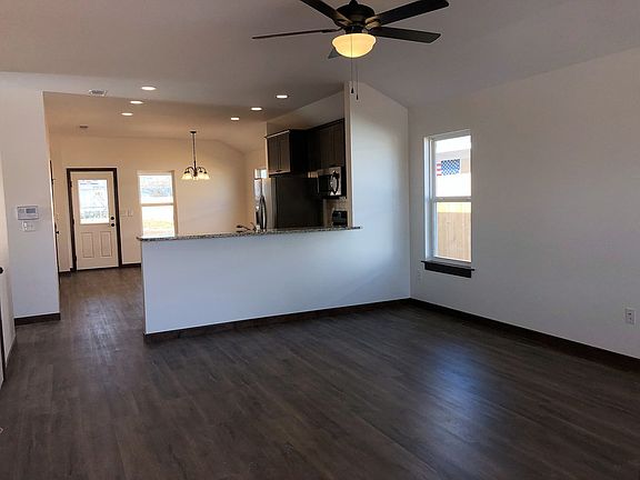 2nd image of 4819 Oaklawn St