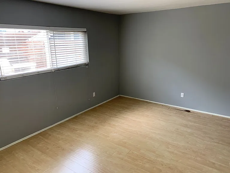 4135 Utah — Photo 13