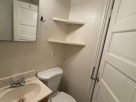 5th image of 1712 F St APT 3
