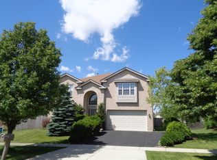 3708 Pinecrest Dr, Carpentersville, IL 60110