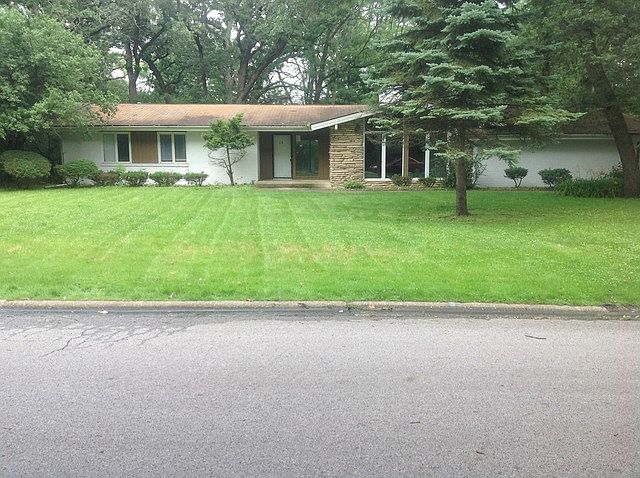 1st image of 13 Strauss Ln