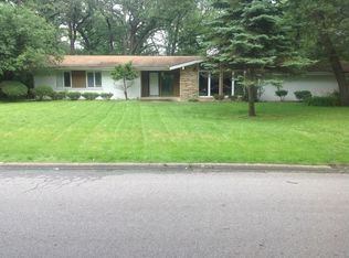 13 Strauss Ln, Olympia Fields, IL
