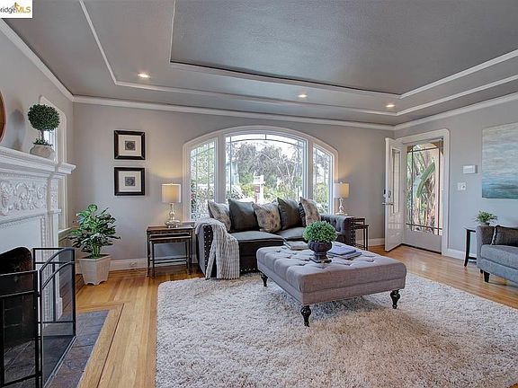 5th image of 2558 Fern St