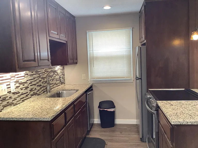 6032 Portland Ave — Photo 2