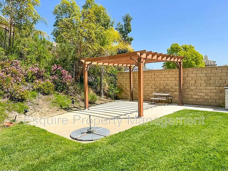 13735 Blue Ridge Way — Photo 38