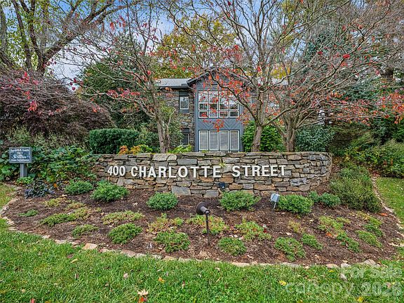 5th image of 400 Charlotte St APT 801