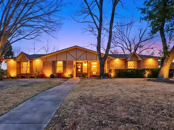 703 Amy St, Canton, TX 75103