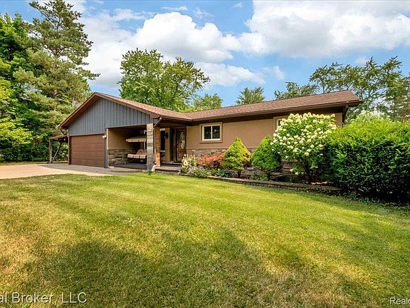 2nd image of 5214 Daniels Dr