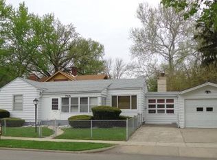 710 S Oakland Ct, Decatur, IL 62522