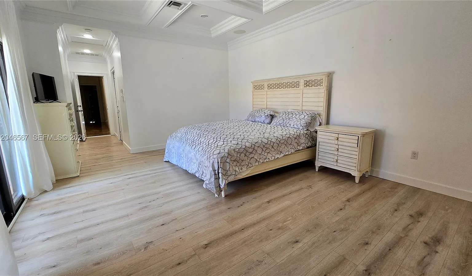 4 bed, 5468 sqft, $8,000 — Photo 4