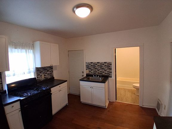 2nd image of 460 Orchard Ave #2