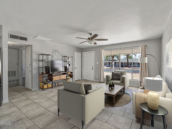 3rd image of 11010 W OAKMONT Drive
