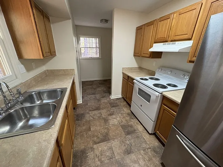 11 Brookfield Dr — Photo 10
