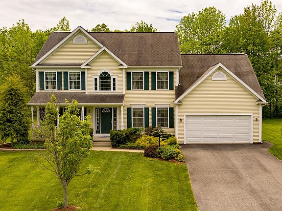 2nd image of 32 Wallflower Dr