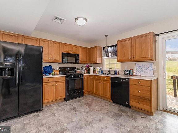3rd image of 1005 Hearthridge Ln