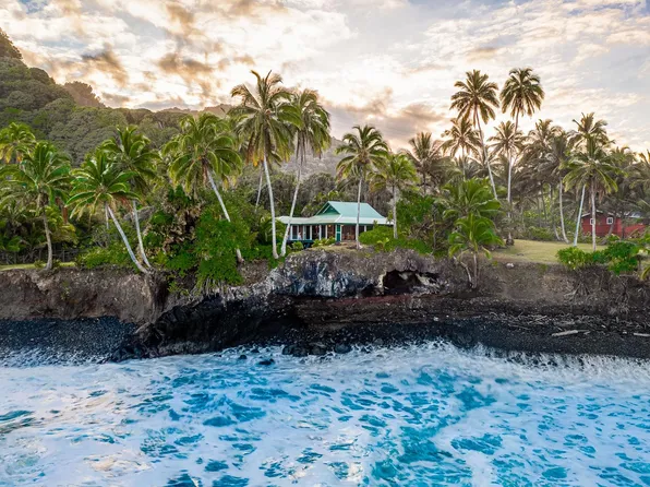 355 Wailua Rd, Hana, HI 96713
