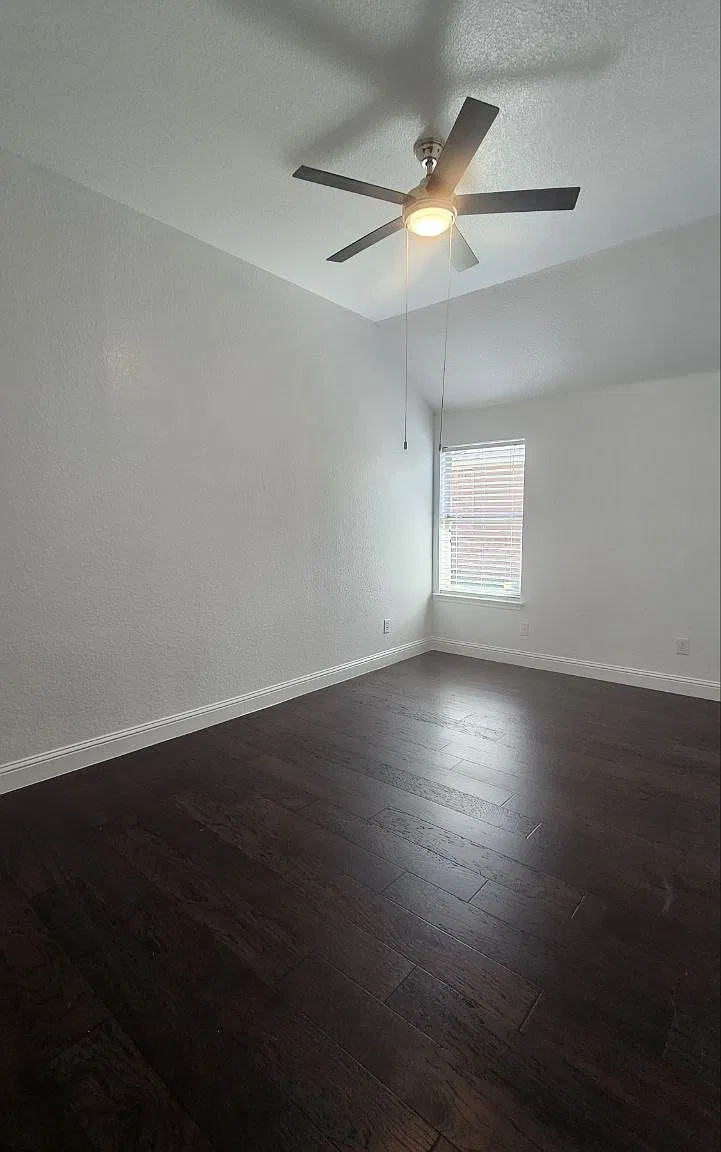 3 bed, 1845 sqft, $2,400 — Photo 4