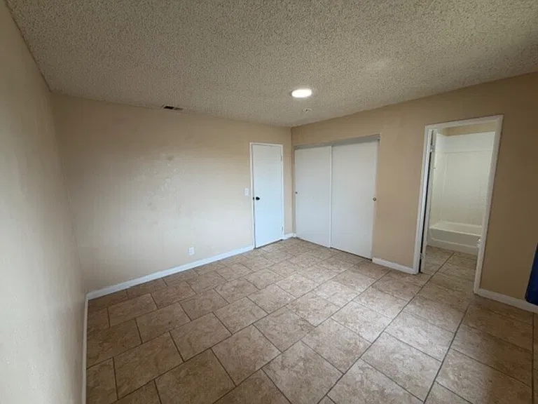 1609 Grove St #B — Photo 17