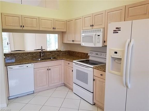 4th image of 6550 Huntington Lakes Cir APT 201