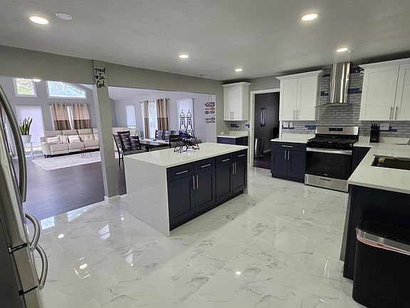 5th image of 2301 Greenbriar Ln