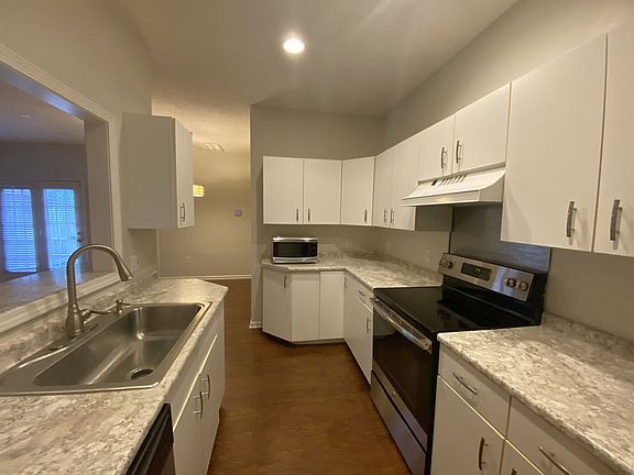 3rd image of 1600 Sturdivant Dr APT 22