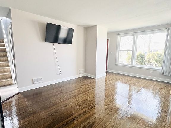 4th image of 3529 George St