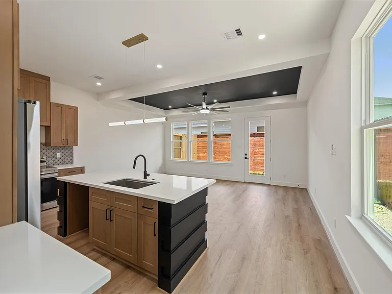 307 Quitman St #B — Photo 13