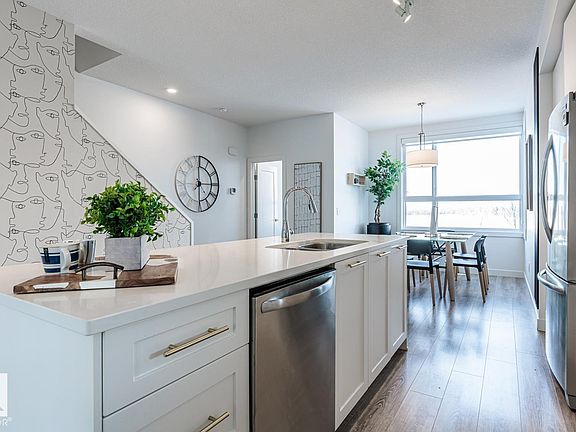 5th image of 100 Jensen Lakes Blvd #10