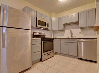 20 Skyline Dr APT 3, Braintree, MA 02184