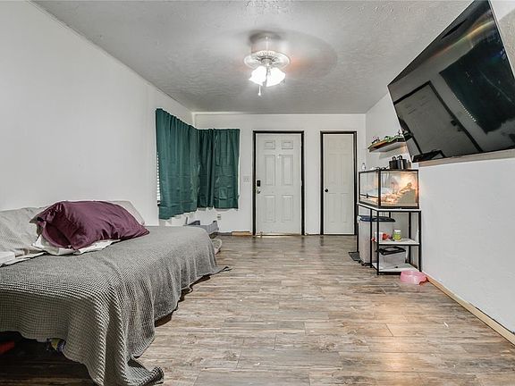 3rd image of 2721 SW 64th St