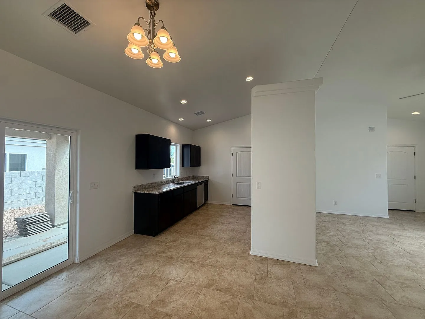 Brand New 3 Bedroom 2 Bath Home — Photo 4