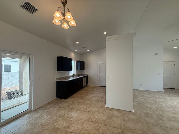4th image of 3591 N Verdugo Rd