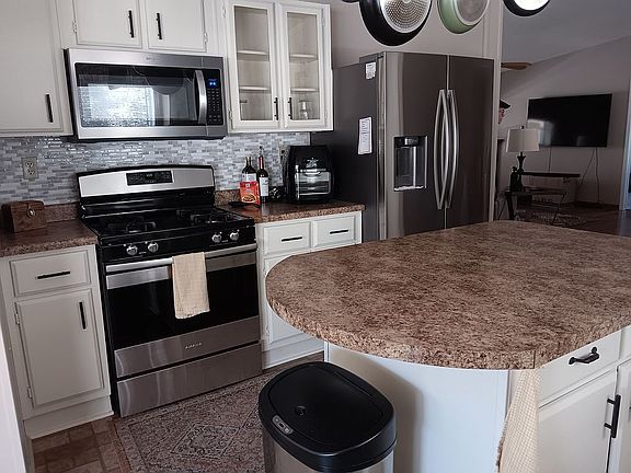 4th image of 2493 Hilltop Rd