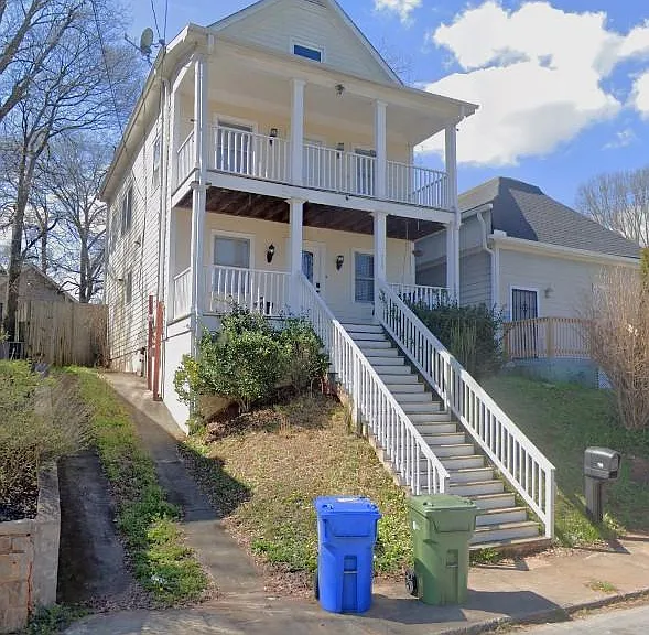 713 Windsor St SW — Photo 1