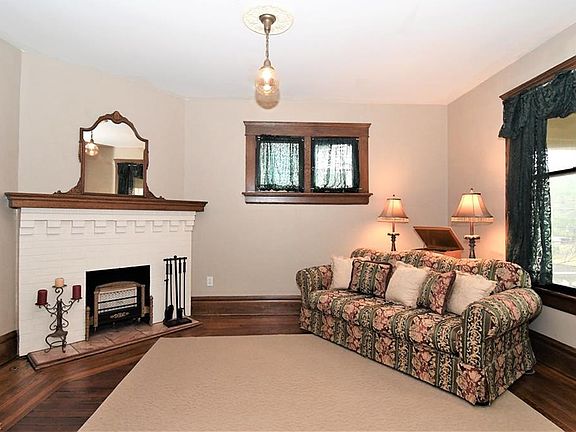 4th image of 159 Oakdale Ave