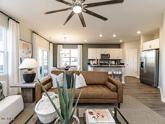 7th image of this home