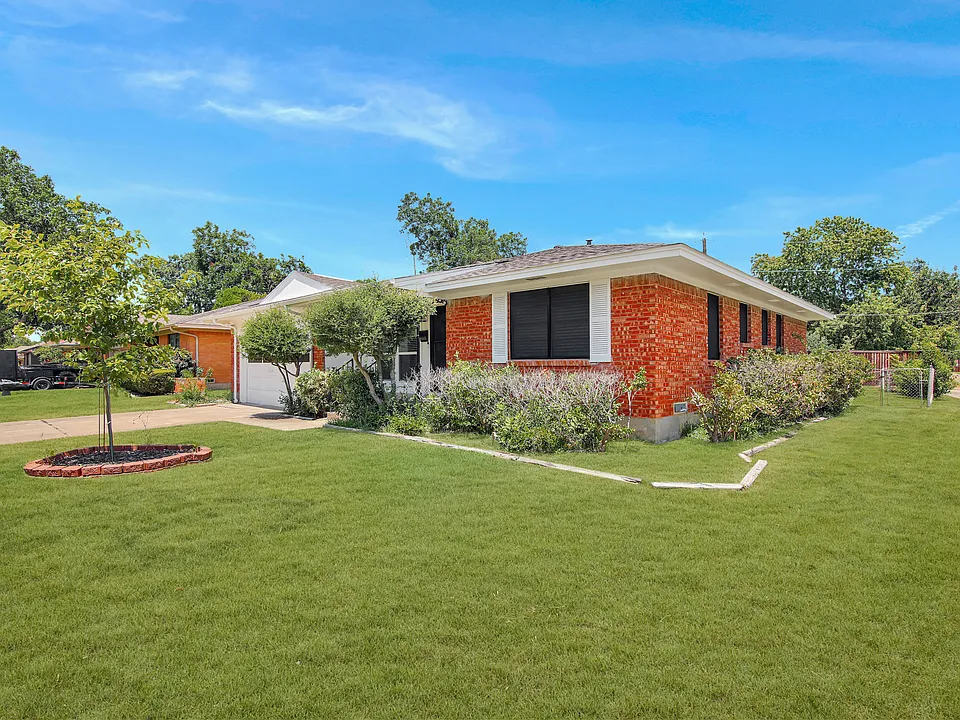 1422 Flamingo Ln