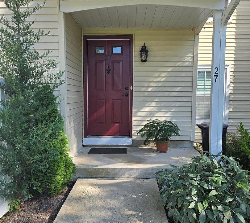 1st image of 27 Huber Ct