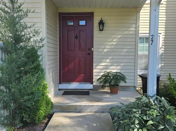 27 Huber Ct, Hightstown, NJ 08520